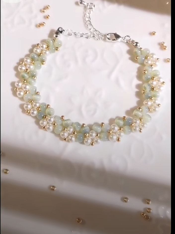 Handmade bracelet by Zeenaora featuring elegant artisan craftsmanship and timeless jewelry design.