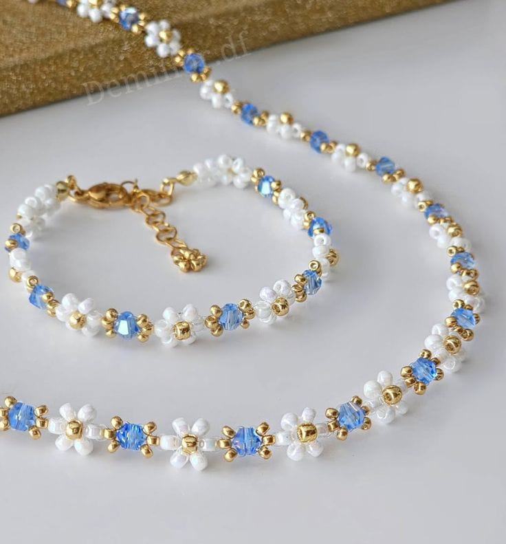 Elegant handmade jewelry by Zeenaora featuring unique artisan designs and modern craftsmanship.